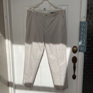 GREG NORMAN GOLF PANTS 40”X29 1/2” EUC WASHABLE LIGHT TAN POLY